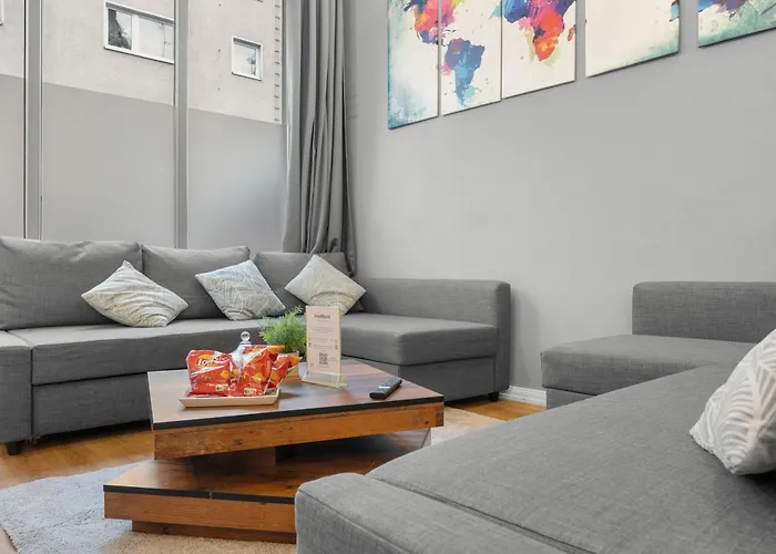 Big, Comfortable, 11min Station, 14 People