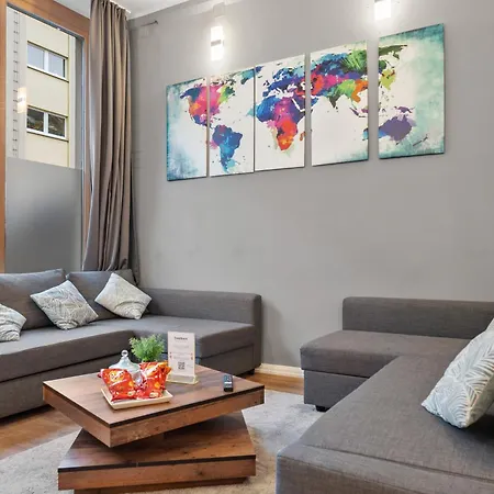 Big, Comfortable, 11min Station, 14 People Kolonia