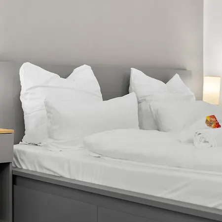 Federnest Living - Big, Comfortable, 11min Station, 14 People