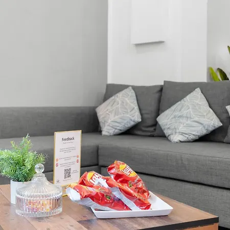 Apartmán Big, Comfortable, 11min Station, 14 People *