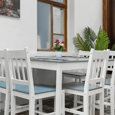 Big, Comfortable, 11min Station, 14 People Kolín nad Rýnem