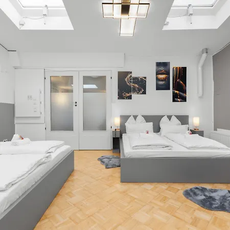 Big, Comfortable, 11min Station, 14 People Апартаменты Кёльн
