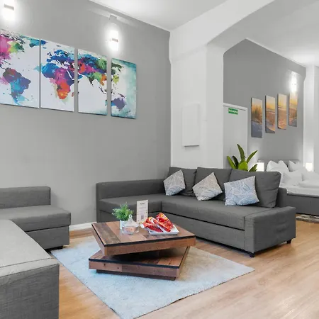 Apartmán Big, Comfortable, 11min Station, 14 People *