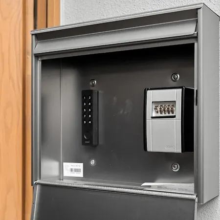 Big, Comfortable, 11min Station, 14 People *