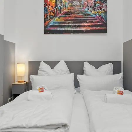 Apartmán Big, Comfortable, 11min Station, 14 People *