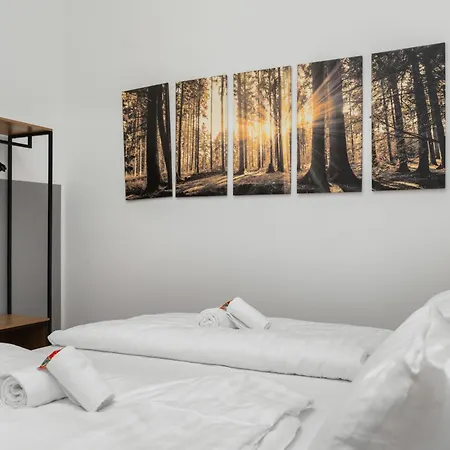 Big, Comfortable, 11min Station, 14 People Apartmán