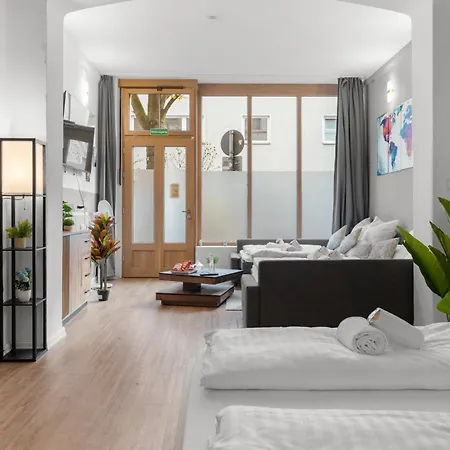 Big, Comfortable, 11min Station, 14 People