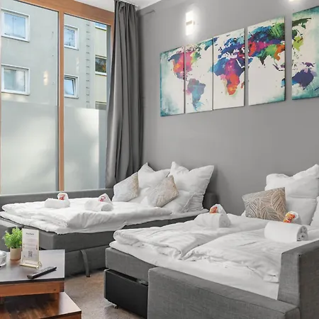 Big, Comfortable, 11min Station, 14 People Apartment