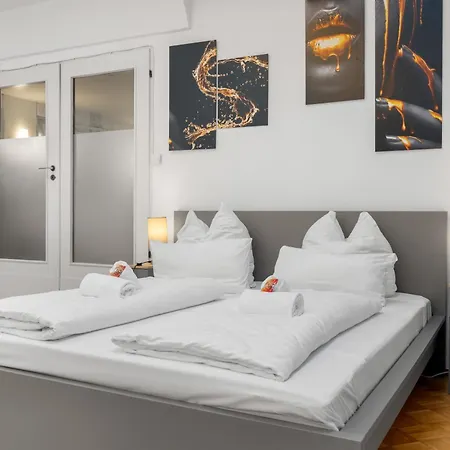 Federnest Living - Big, Comfortable, 11min Station, 14 People