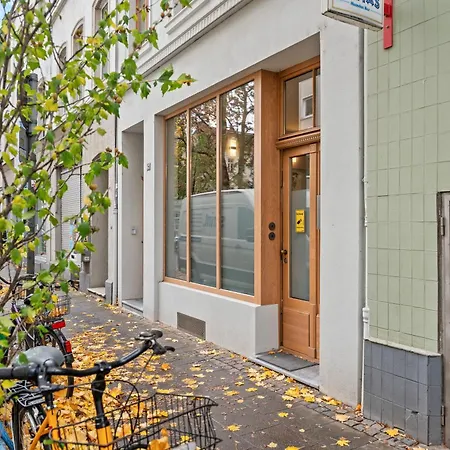 Apartment Big, Comfortable, 11min Station, 14 People Cologne