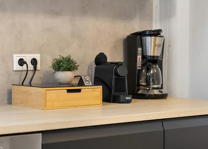 Big, Comfortable, 11min Station, 14 People