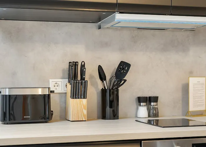 Big, Comfortable, 11min Station, 14 People Apartament *