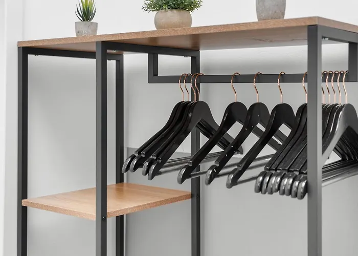 Big, Comfortable, 11min Station, 14 People