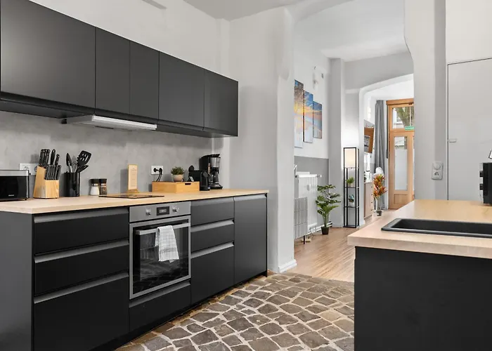 Big, Comfortable, 11min Station, 14 People Apartament *