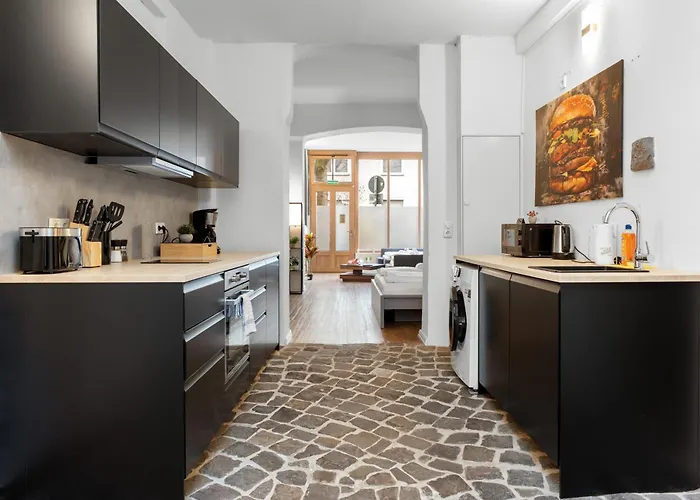 Big, Comfortable, 11min Station, 14 People Appartement *