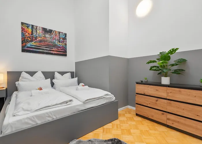 Big, Comfortable, 11min Station, 14 People Appartement