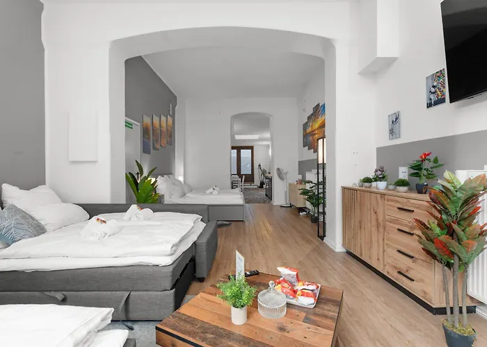 Apartament Big, Comfortable, 11min Station, 14 People