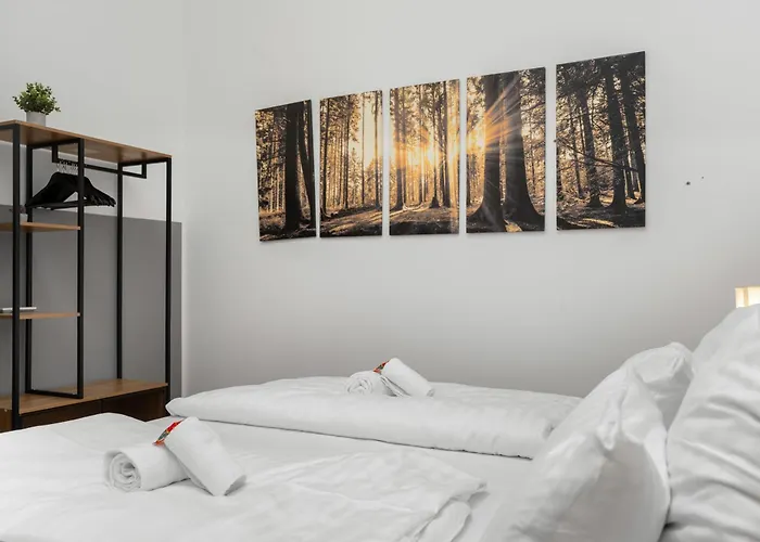 Big, Comfortable, 11min Station, 14 People Apartament