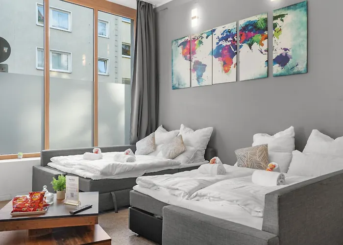 Big, Comfortable, 11min Station, 14 People Apartament