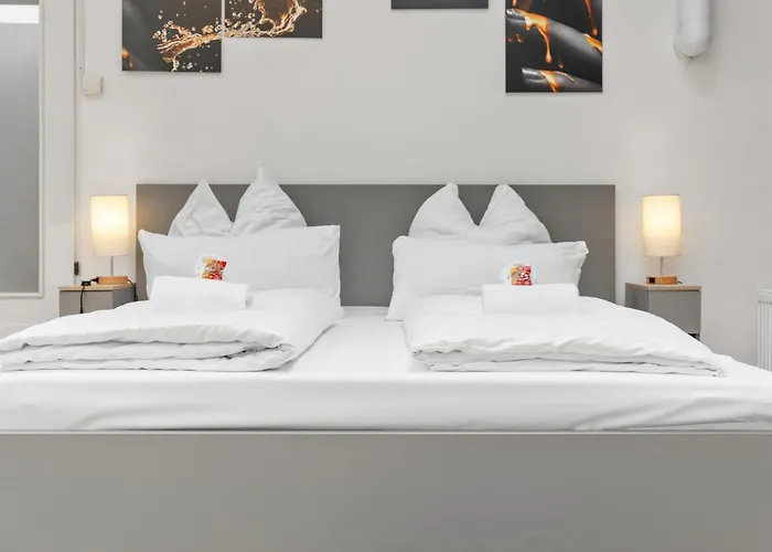 Big, Comfortable, 11min Station, 14 People *